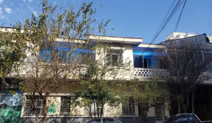 Casa Sobrado à venda na Lapa com 2 dormitórios e 1 vaga.