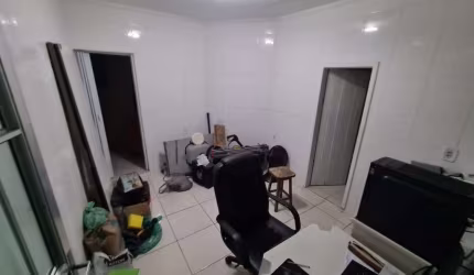 CASA À VENDA EM AMERICANÓPOLIS