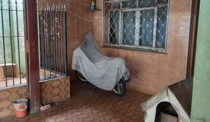 Casas à venda no Jardim Maria Estela com 260m² 3 dormitórios 2 banheiros 3 vagas