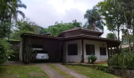 Casa em Chácara à venda na Praias Paulistanas com 200m²  2 dormitórios 1 suíte 2 banheiros 3 vagas