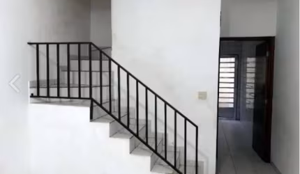 Sobrado com 2 Quartos e 3 banheiros à Venda, 80 m²