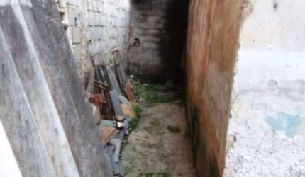 Excelente opção para renda, terreno amplo em uma rua tranquila, 5 casas construídas no terreno