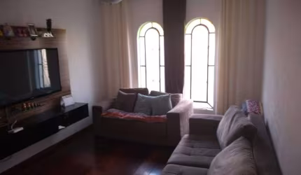 Casa à venda no Parque Ramos Freitas com 130m² 3 dormitórios 1 suíte 4 banheiros 2 vagas
