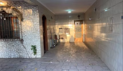 Casa à venda no Conjunto Residencial José Bonifácio com 130m² 2 dormitórios 1 banheiro 2 vagas