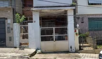 Casa à venda no Jardim da Glória com 120m² 2 dormitórios 2 suítes 4 banheiros 2 vagas