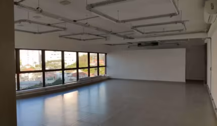 Sala comercial a venda 94m² sendo 02 banheiros, copa e recepção Chácara Santo Antônio ( Zona Sul)