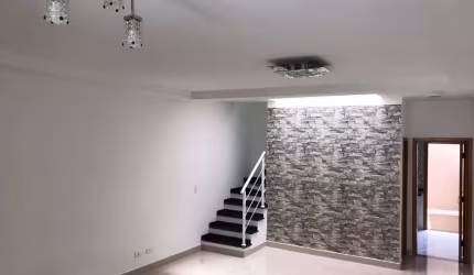Casa à Venda em Pedreira - R$ 92m²