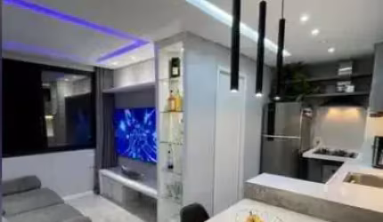 Apartamento á venda em Interlagos, com 2 dormitórios, sendo 1 suíte.
