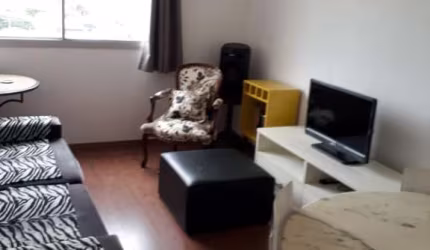 Vende-se -  1 dorm - 44 m2 - 1vg no Campo Belo !