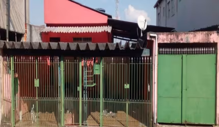 Casas à venda no Jardim Marilu com 180m² 4 dormitórios 2 banheiros 3 vagas