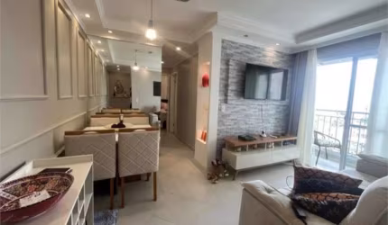 Apartamento à venda de 2 quartos e 1 vaga na Vila Guilherme