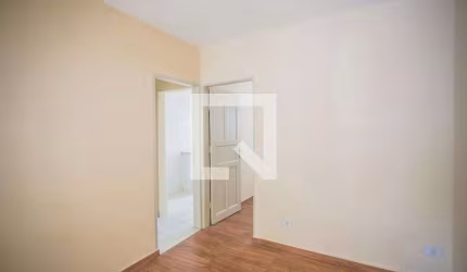 Casa à Venda - Chácara Inglesa, 1 Quarto,  64 m2