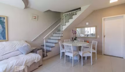 Casa à Venda - Chácara Mafalda, 2 Quartos,  76 m2