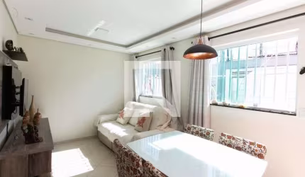 Casa à Venda - Vila Jacuí, 2 Quartos,  60 m2