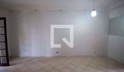 Casa à Venda - Vila Carmosina, 2 Quartos,  137 m2