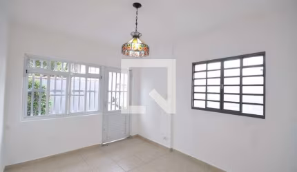 Casa à Venda - Vila Constança , 2 Quartos,  132 m2