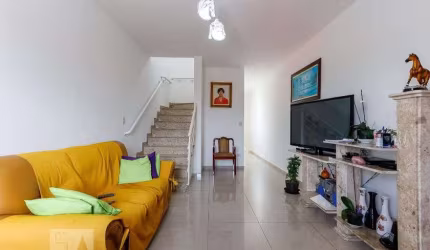 Casa à Venda - Jardim Peri, 2 Quartos,  107 m2