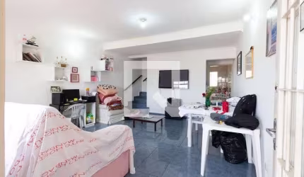 Casa à Venda - Jardim Peri, 2 Quartos,  107 m2