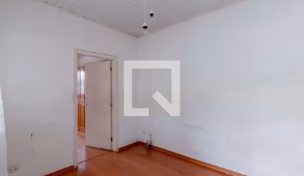 Casa à Venda - Bosque da Saúde, 1 Quarto,  70 m2