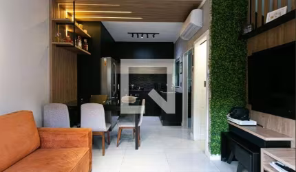 Casa à Venda - Penha de França, 2 Quartos,  65 m2