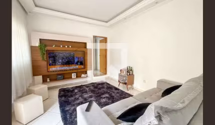 Casa à Venda - Piqueri, 2 Quartos,  250 m2