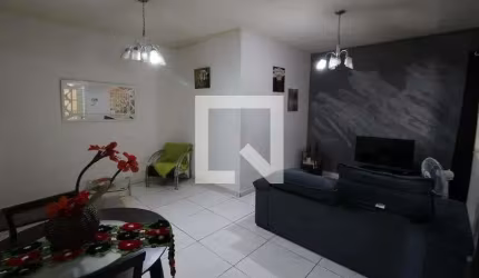 Casa à Venda - Água Fria, 3 Quartos,  230 m2