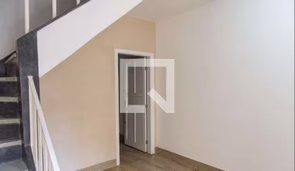 Casa à Venda - Ipiranga, 2 Quartos,  80 m2