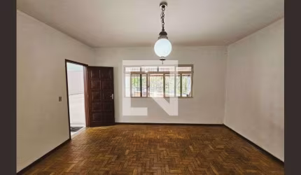 Casa à Venda - Conjunto Residencial Jose Bonifacio, 4 Quartos,  204 m2