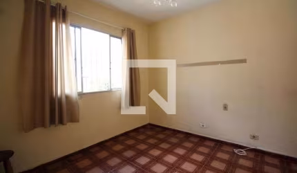 Casa à Venda - Água Fria, 2 Quartos,  80 m2