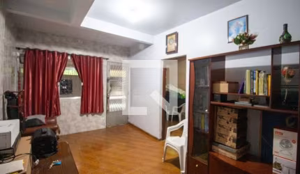 Casa à Venda - Itaquera, 6 Quartos,  135 m2