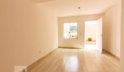 Casa à Venda - Jardim Éster Yolanda, 2 Quartos,  70 m2