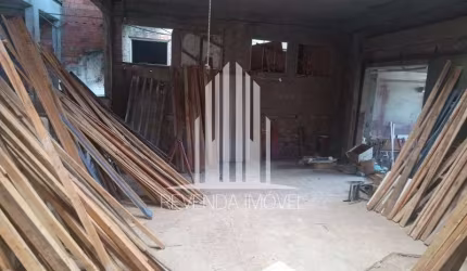 Oportunidade Única: Galpão Comercial à Venda em São Paulo-SP, no Bairro Pedreira! 1 sala, 2 banheiros, 640,00m² de área!
