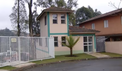 Casa em Condomínio no Jaraguá - Venda