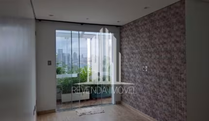 Cobertura à venda na Barra Funda, São Paulo-SP: 2 quartos, 1 sala, 1 banheiro, 1 vaga, 93m² de área. Venha conferir!