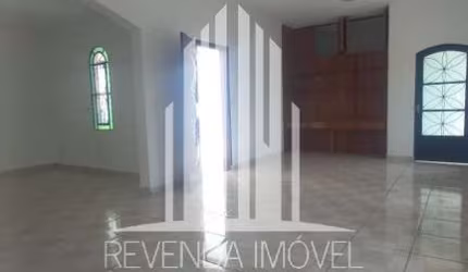 Espetacular casa à venda em São Paulo-SP, Jardim Santa Terezinha! 3 quartos, 2 salas, 2 banheiros, 3 vagas de garagem, 241m²!
