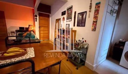 Apartamento à venda no Condomínio Edificio Tereza Maielaro em São Paulo-SP, Bela Vista: 2 quartos, 2 banheiros, 65m² de área.