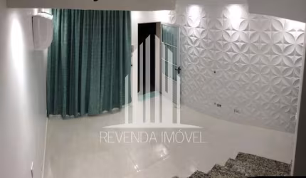 Imperdível! Casa à venda em SP, Vila Bancária Munhoz. 2 quartos, 3 banheiros, 1 vaga de garagem. Confira!