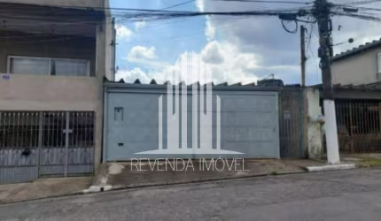Casa à venda em São Paulo-SP, Jardim Macedônia: 4 quartos, 2 banheiros, 2 vagas de garagem, 150m² de área!