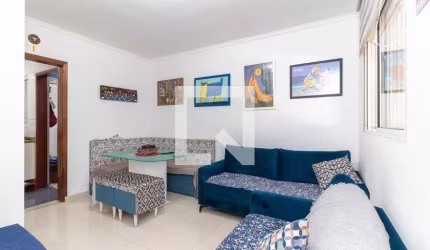 Casa à Venda - Vila Carmosina, 2 Quartos,  65 m2