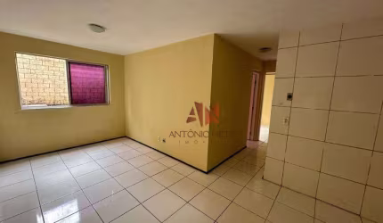 Apartamento com 2 dormitórios à venda, 48 m² por R$ 140.000,00 - Itaperi - Fortaleza/CE