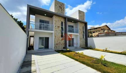 Casa duplex à venda no Eusébio