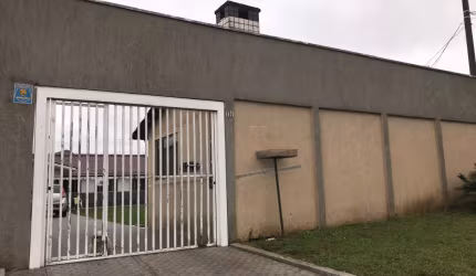 Excelente Casa com Edicula, Terreno amplo, por R$ 545.000,00 no Xaxim, Curitiba/PR