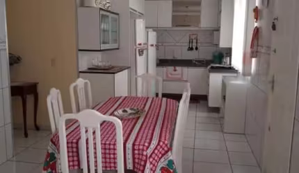 Casa para Temporada em Florianópolis, São João do Rio Vermelho, 2 dormitórios, 1 banheiro, 2 vagas