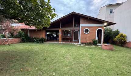Casa para Venda em Florianópolis, Ingleses do Rio Vermelho, 4 dormitórios, 2 banheiros