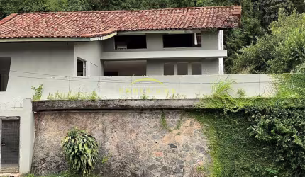 Casa Comercial para Locação em Salvador, Caminho das Árvores, 4 dormitórios, 1 banheiro
