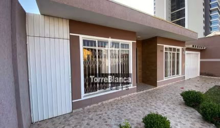 Casa com 3 dormitórios à venda, terreno com 395 m² por R$ 600.000,00 - Orfãs - Ponta Grossa/PR