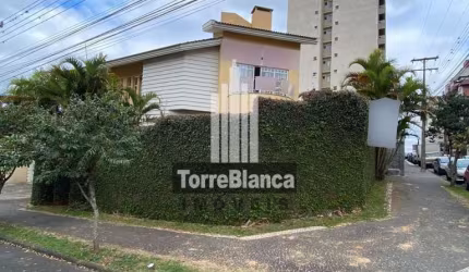 Triplex no Centro com 385m², com 4 quartos sendo 4 suítes por R$10.000,00 a locação mensal e R$1.50