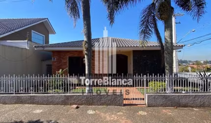 Espaçosa residência para alugar na Vila Estrela por R$5.000,00, com 560 m²