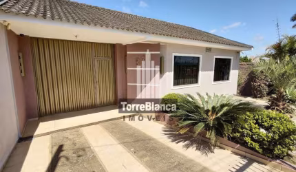Confortável residência no Jardim Carvalho com 3 quartos e quintal