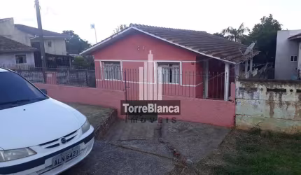 Casa com 2 dormitórios à venda